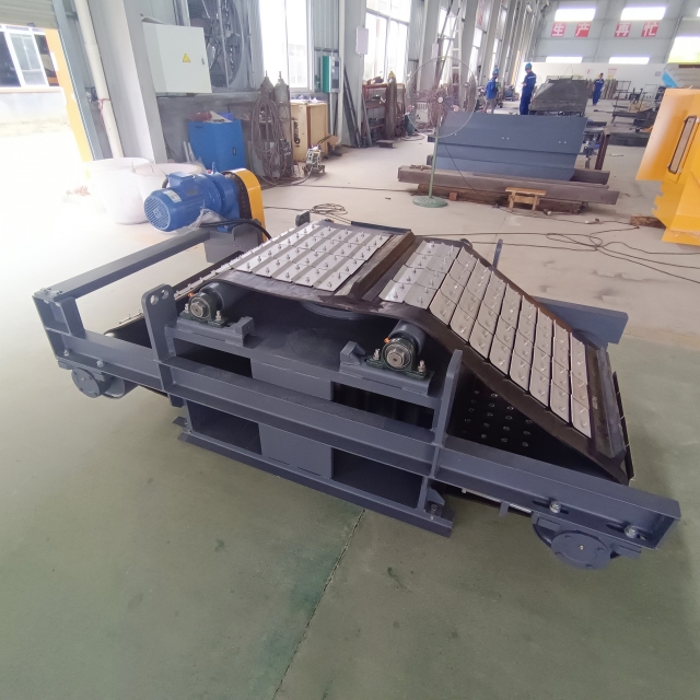 Ihagarikwa ryahagaritswe Kwisohora-Shock-irwanya Electromagnetic Overband Magnetic Separator